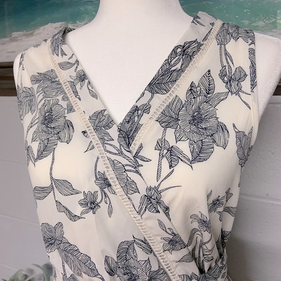 Sienna Sky Dresses & Skirts - Sienna Sky Flowy Dress